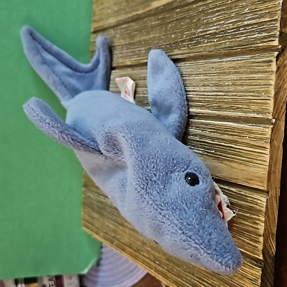 Ty Beanie Baby Crunch the Shark